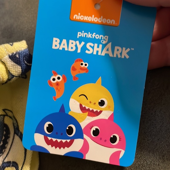 Baby Shark Three Piece Outfit - Size 0/3 Months - Picture 10 of 14